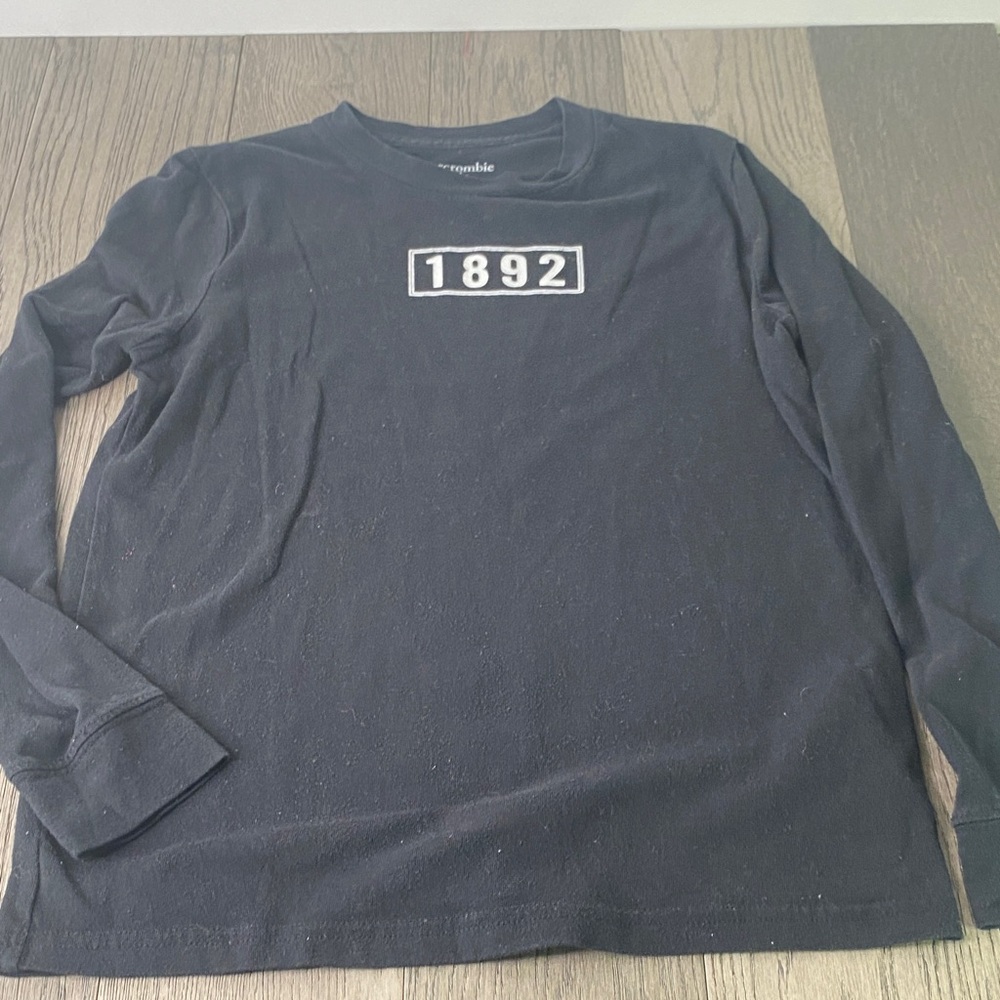 Abercrombie Kids Size 11/12 Black Long Sleeve Tee White '1892' Graphic - 1244
